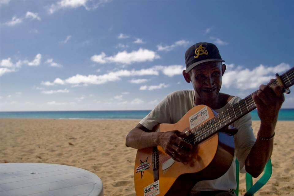 Chanteur sur la playa grande